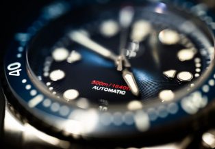 Revue Thommen Airspeed 39mm Titanium Red Dial Lemania 5100 Automatic Watch