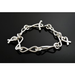 Tiffany & Co Paloma Picasso Sterling Silver Loving Heart Charm Toggle Bracelet