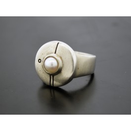 Vintage Signed Modernist Lisa Jenks 925 Sterling Silver 5mm Pearl Ring Size 6.25