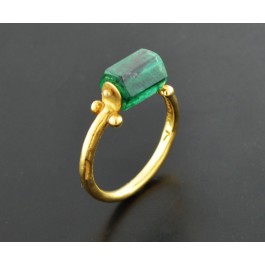 Vintage MMA 14k Gold Roman Reproduction Crystal Emerald Swivel Ring Size 7.25