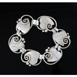 Vintage Georg Jensen Hand Wrought #113 Sterling Silver Leaf Vine Bracelet 6.75"