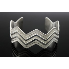 RJ Scott "Taa Itsohii" Native American Navajo Sterling Silver Bracelet 7"