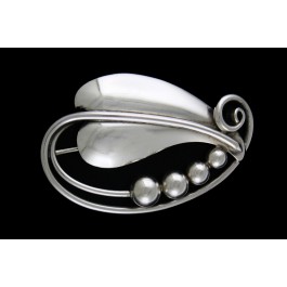 Vintage Georg Jensen Hand Wrought #132 Sterling Silver Leaf Vine Pin Brooch