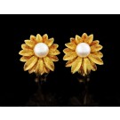 Pair Of Signed Kurt Wayne 18k Yellow Gold 6.5mm Pearl Flower Clip On Earrings