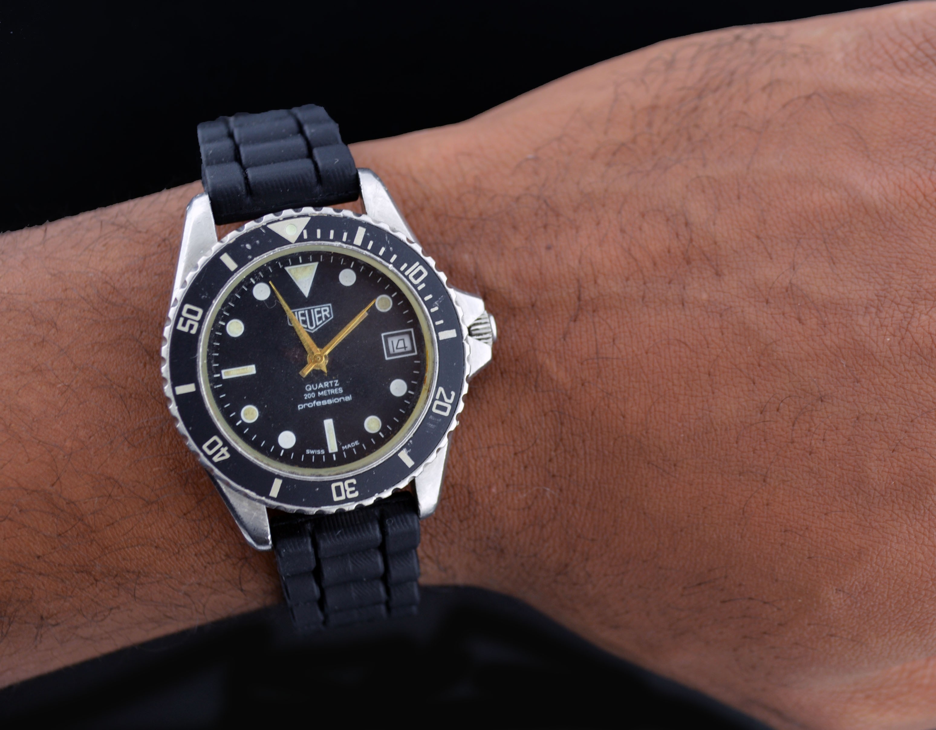 Vintage Tag Heuer 37mm Stainless Steel Professional Quartz Diver Watch 980.013 Coin Exchange NY